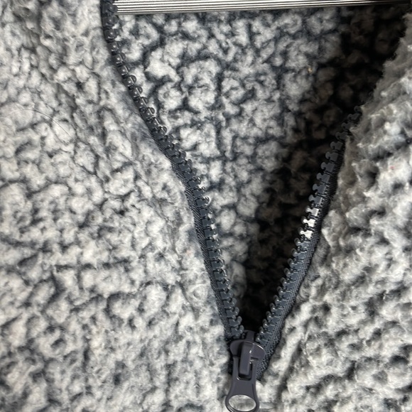 Gray Cropped Fleece Top - Picture 6 of 7